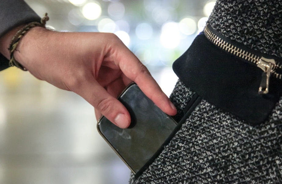 夢到手機錢包被偷解夢全指南：象徵意義、心理壓力與現實行動