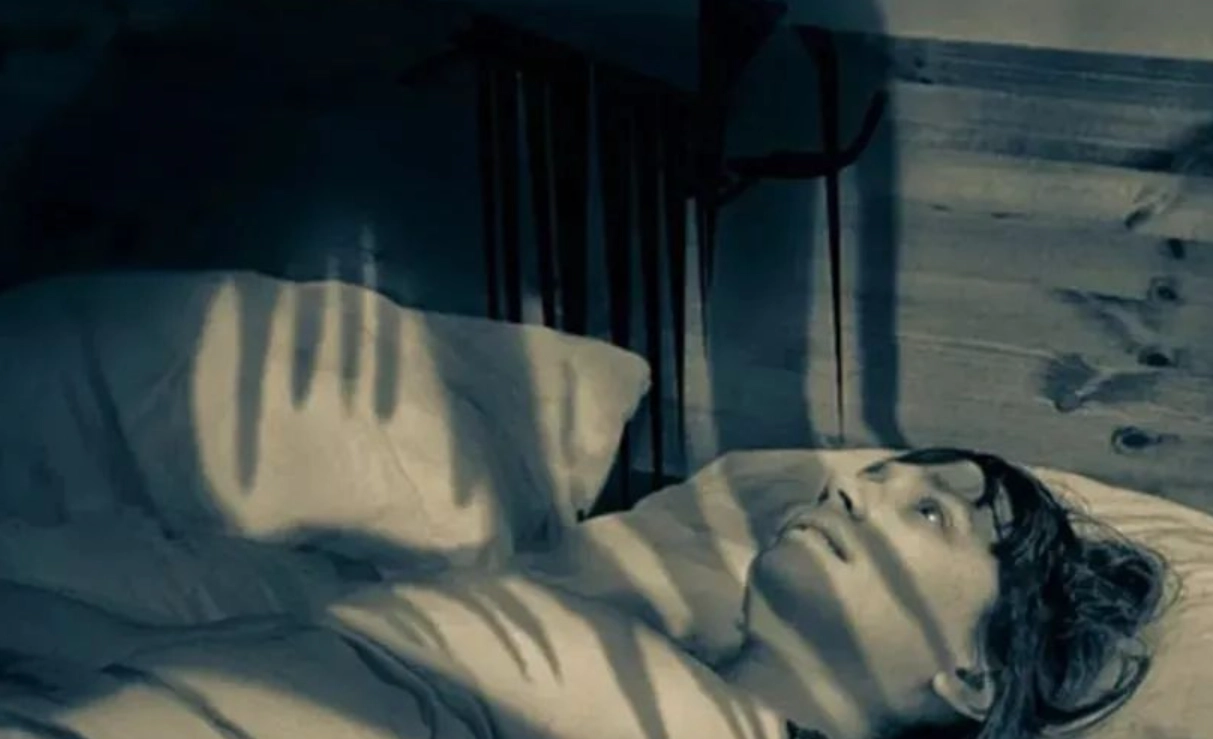 被鬼壓床看到鬼？科學真相與實用應對全解析