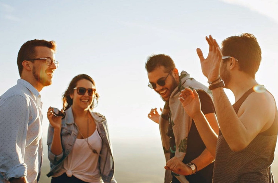 夢到認識的人代表什麼？心理學家解析常見夢境原因與意義