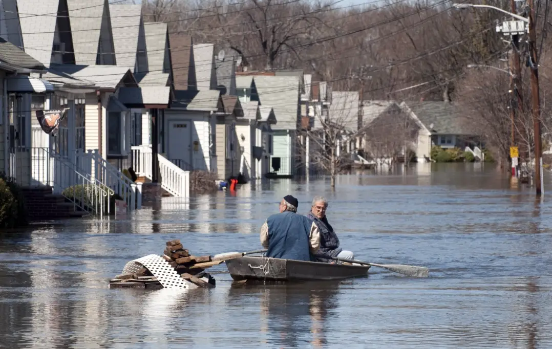 夢到水淹上來：心理分析與情緒解讀全指南