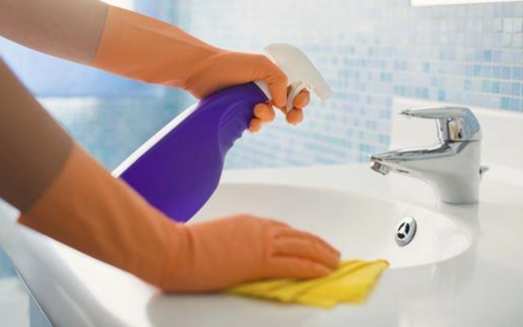 浴室清潔小蘇打：天然無毒清潔全攻略與10年實用心得