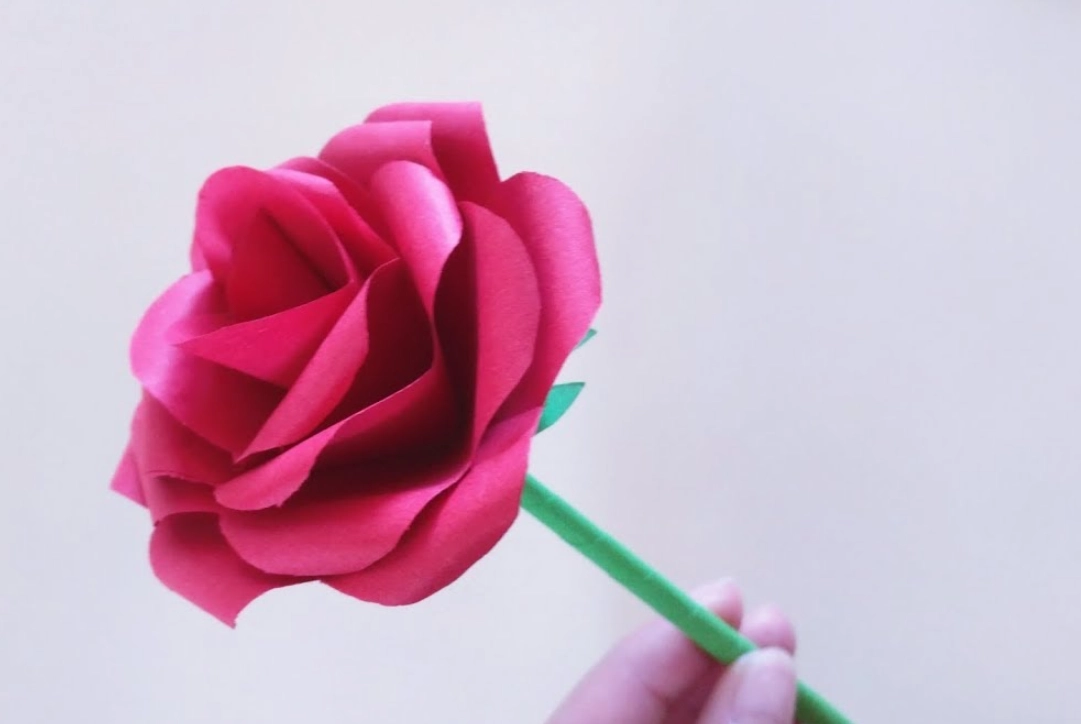 簡單立體摺紙玫瑰花完整教學：新手也能一次成功的3個關鍵步驟
