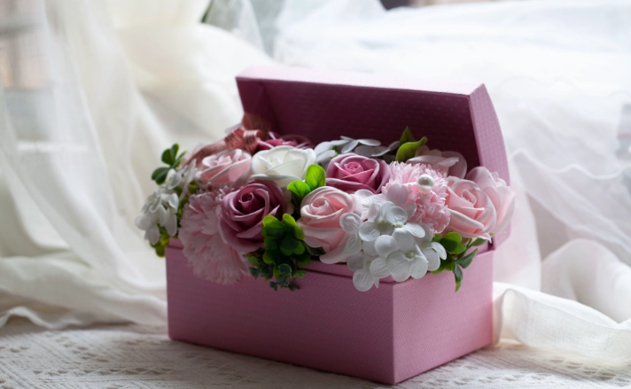 永生玫瑰花終極指南：選購、保養與送禮全解析