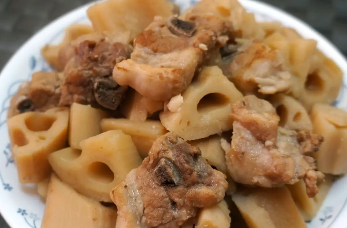 蓮藕栗子炆排骨 做法