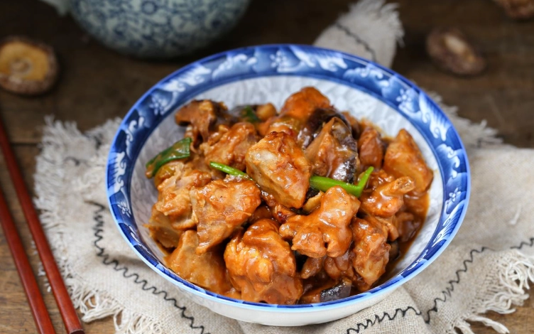 芋頭雞肉煲做法 芋頭雞肉煲做法