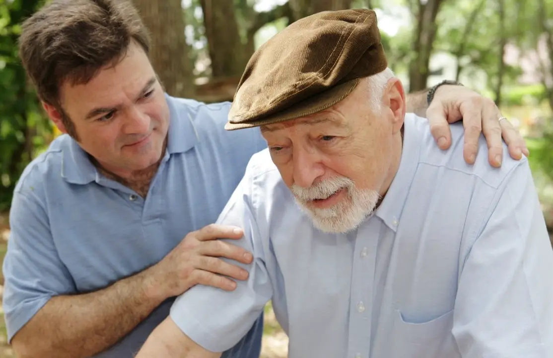 夢見活著的親人死而復活：心理學解析與情感療癒指南