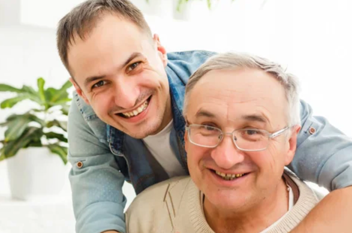 夢見過世的父親微笑：解夢意義與情感療癒指南