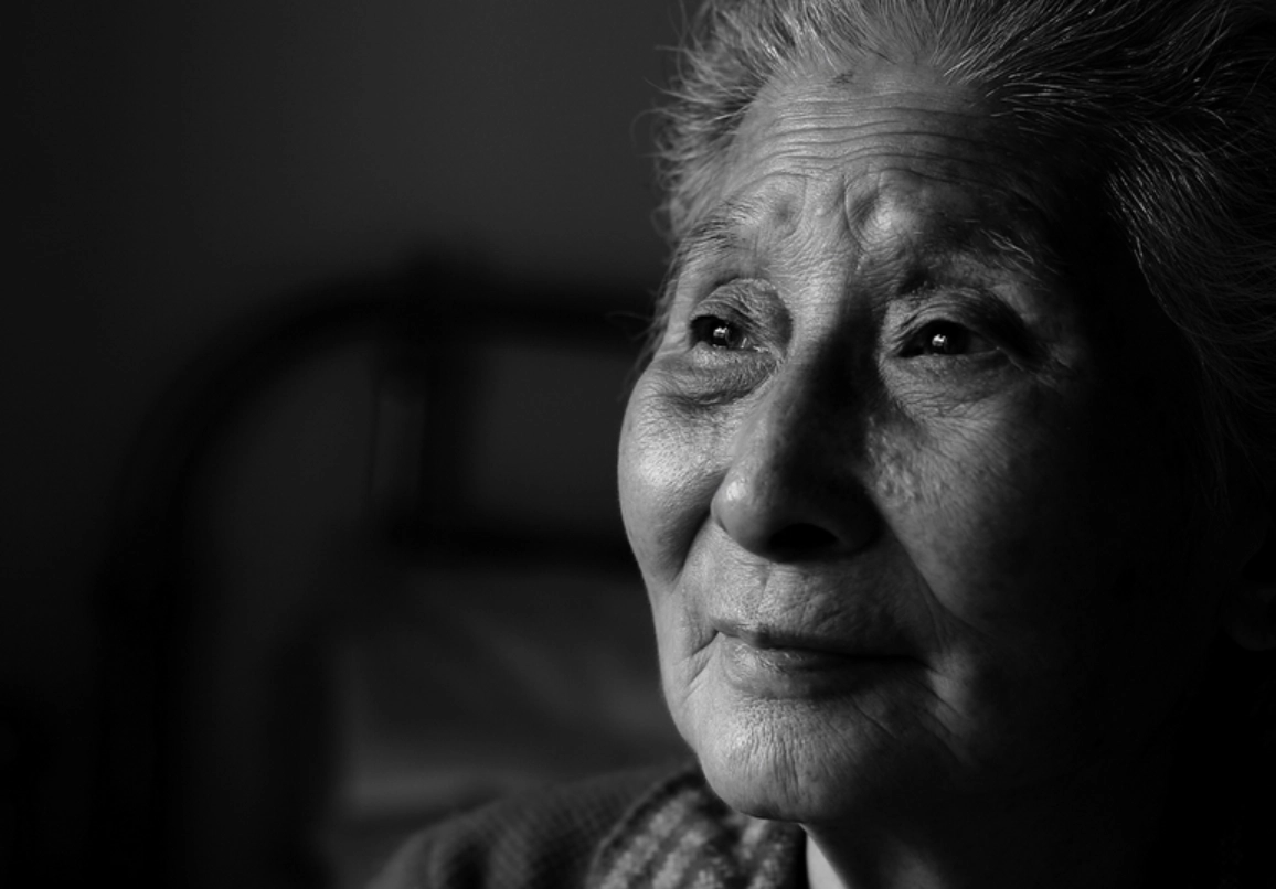 夢見過世媽媽的呼喚：解讀背後的訊息與療癒方法