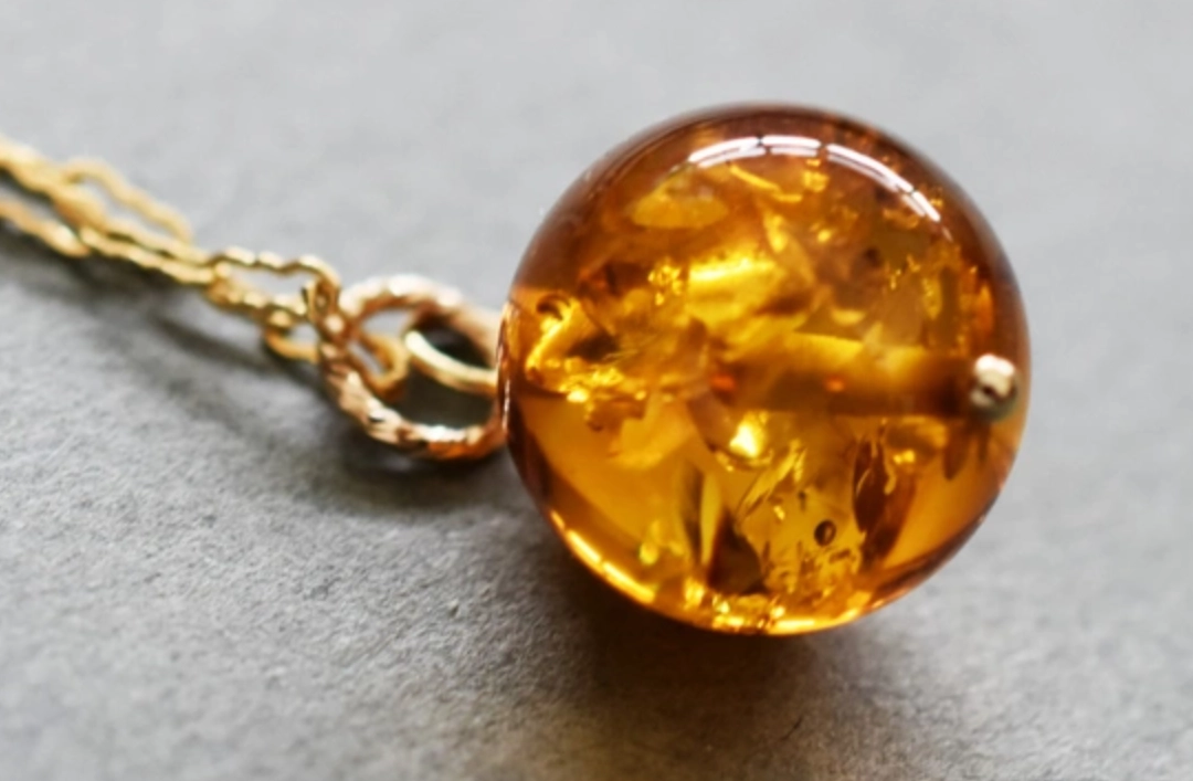 如何辨別琥珀真假 如何辨別琥珀真假