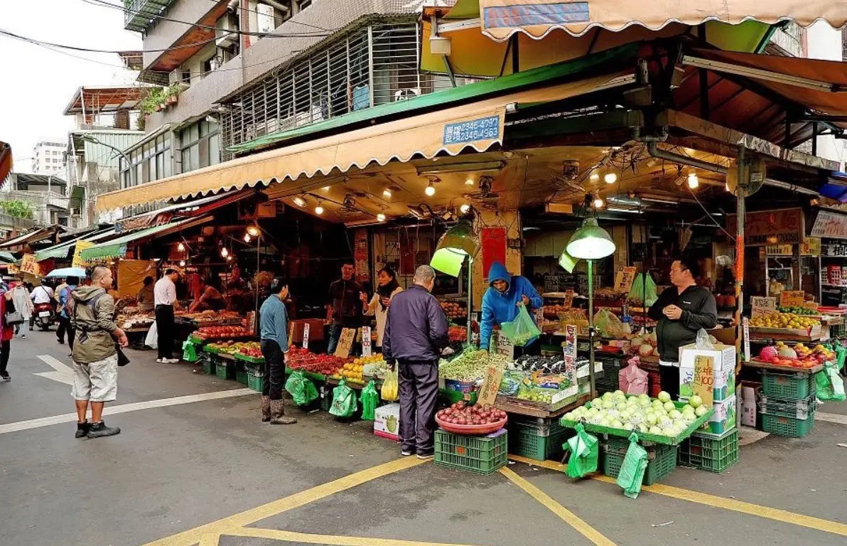 北部最大傳統市場全攻略：士林市場美食購物與交通終極指南