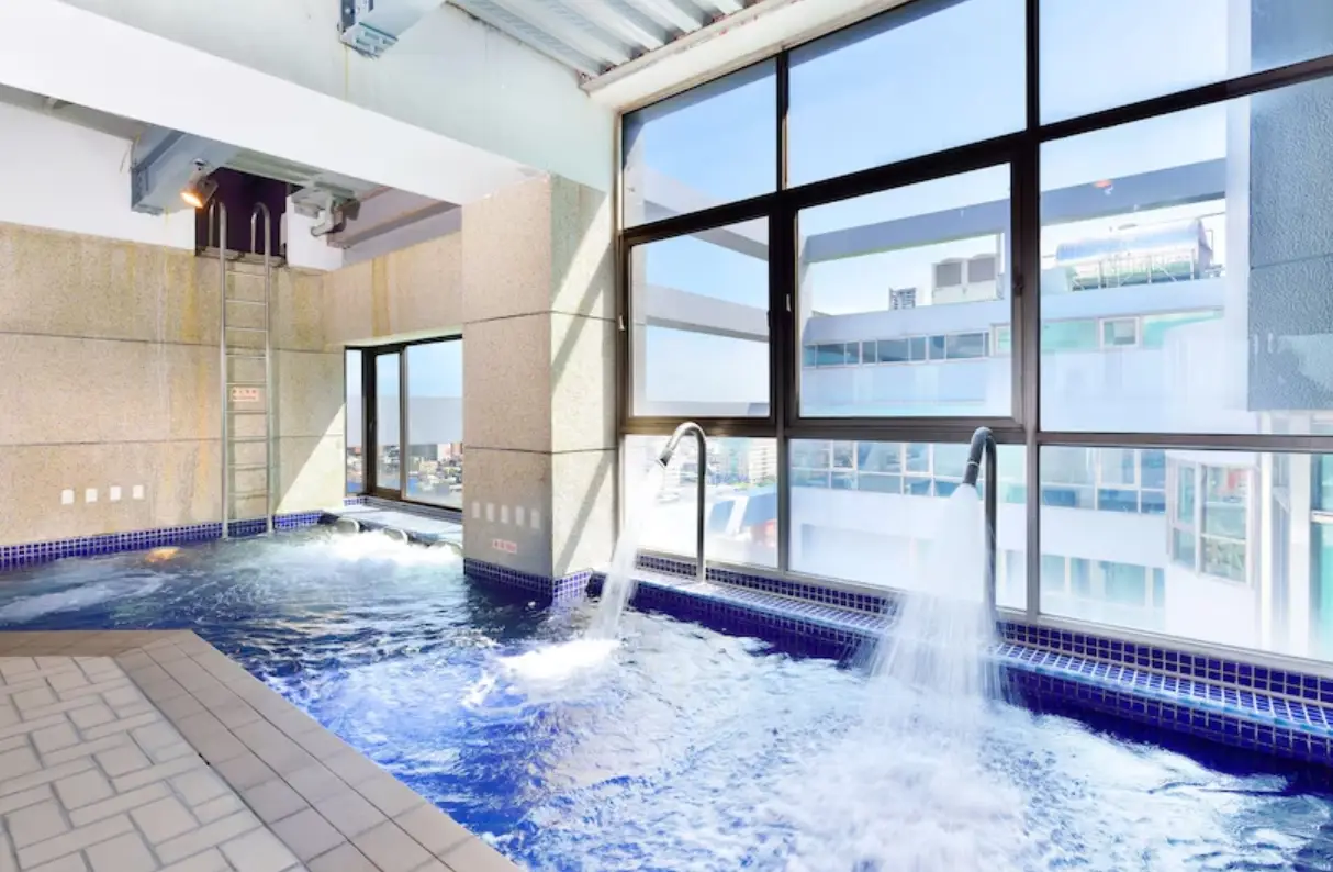 泳池度假飯店 泳池度假飯店