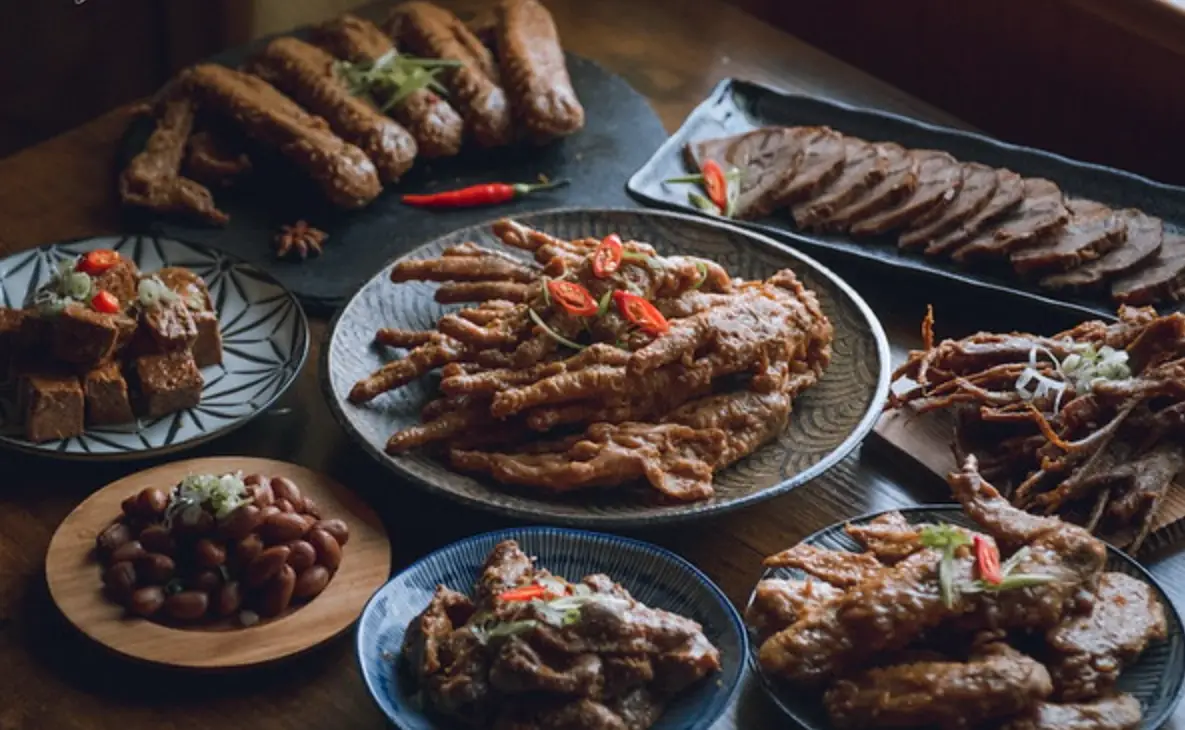 台中十大伴手禮滷味全攻略：老饕私藏名單與選購秘訣