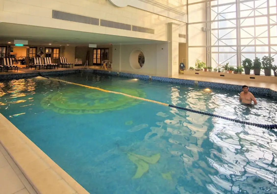 台南飯店游泳池