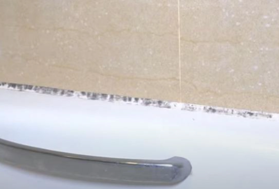 浴缸膠條發霉清潔全攻略：專家教你根除霉斑與預防技巧