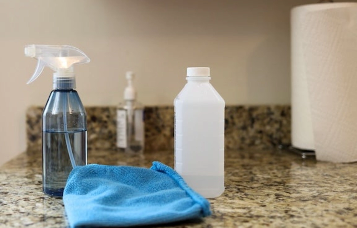 浴室天花板除霉