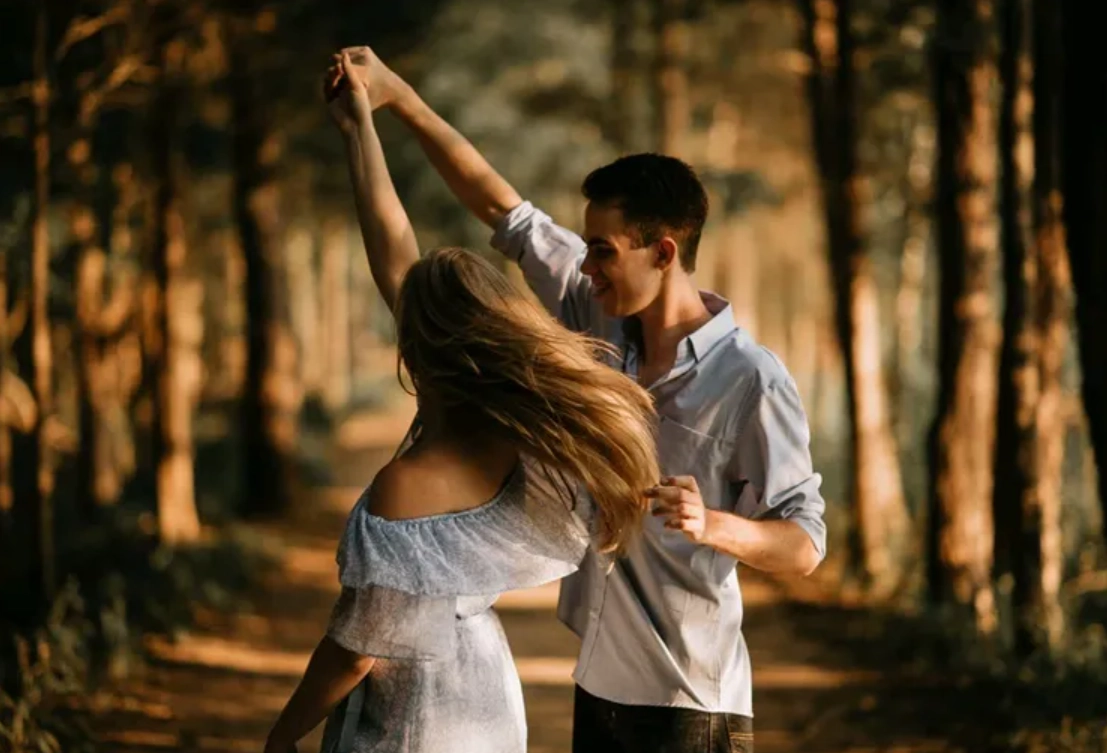 夢到另一半代表什麼？10種常見夢境解析與情感指南