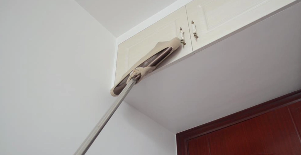 天花板掉粉塵原因