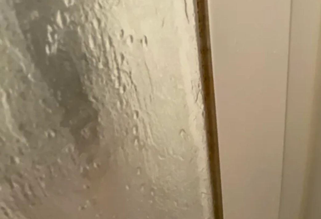 浴室膠條發霉清潔