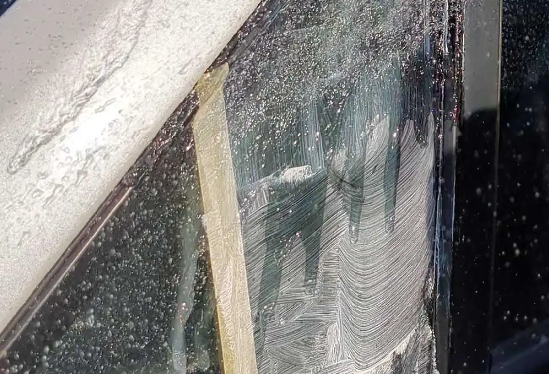 去除玻璃水漬方法