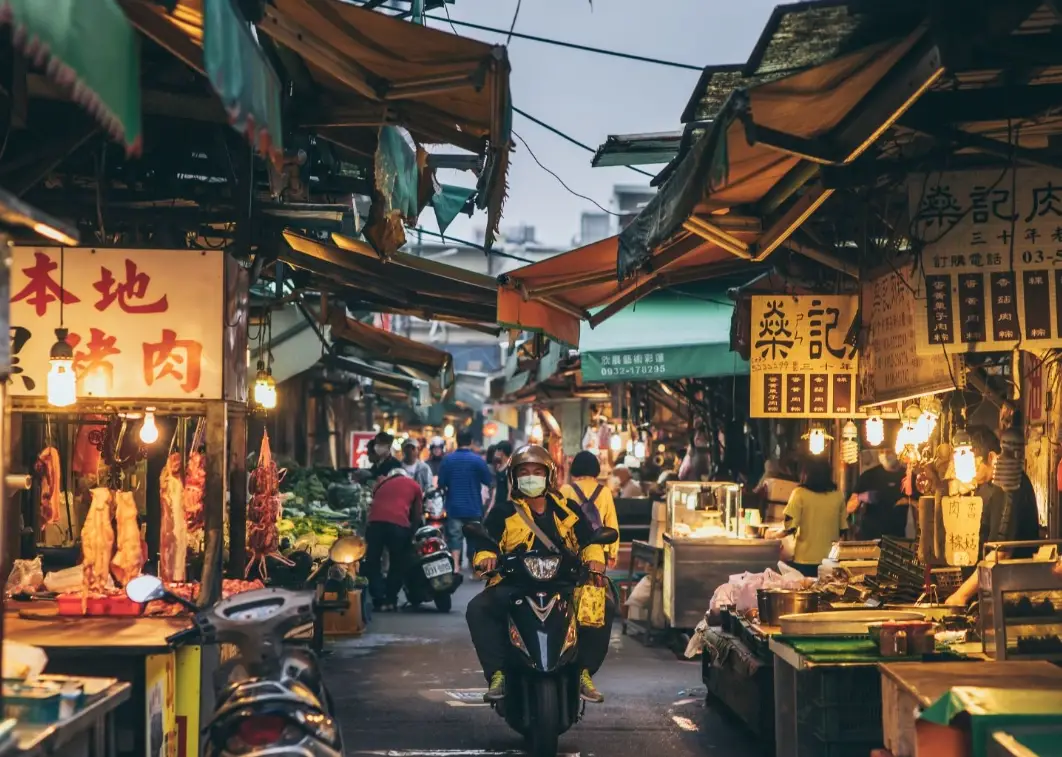黃昏市場採買攻略：在地人教你挑好貨、避地雷的實戰心得