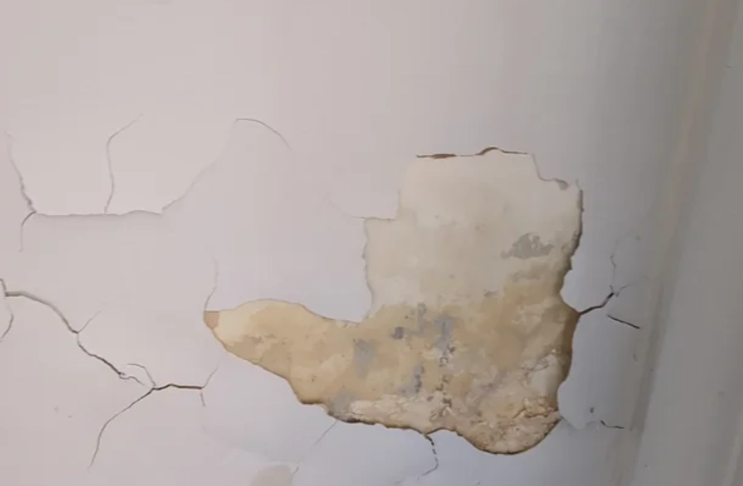 天花板油漆修補