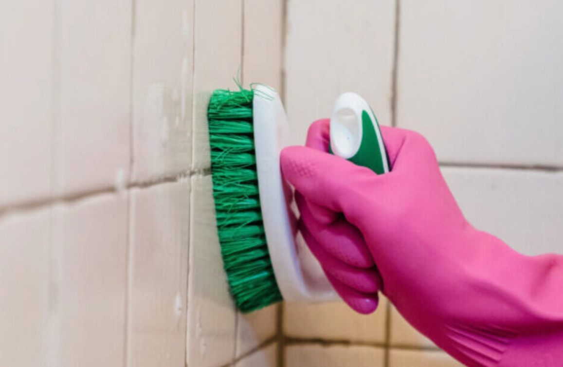 浴室清潔終極指南：告別霉斑水垢，讓衛浴煥然一新的實戰方法