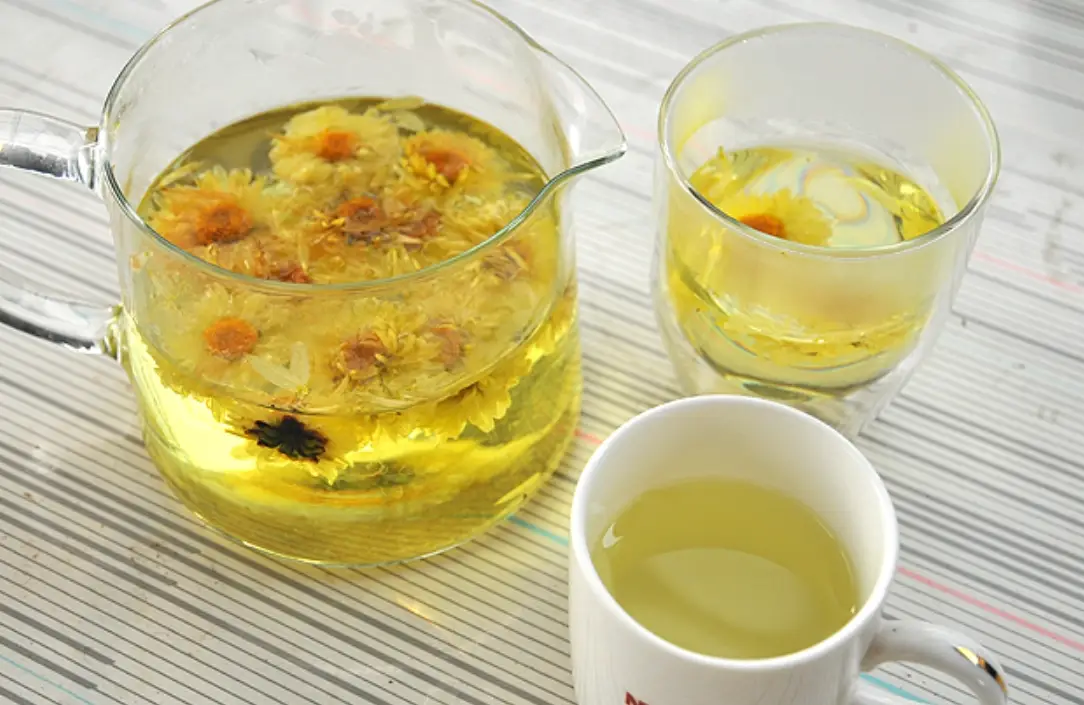 菊花茶怎麼泡？掌握3大關鍵，泡出甘甜不苦澀的養生茶飲