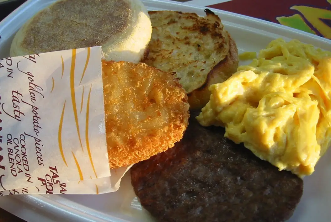 炒雙蛋脆雞包 熱量