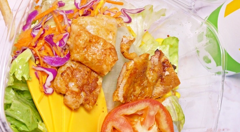 麥當勞沙拉起司全攻略：隱藏點餐法、熱量解析與真實口味評價