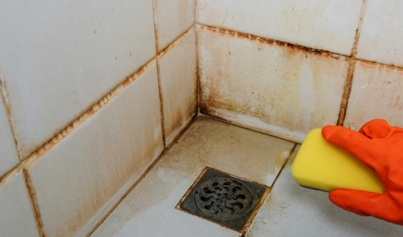浴室地板水垢清除