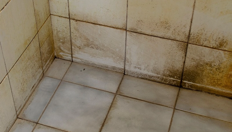 浴室地板水垢如何清除