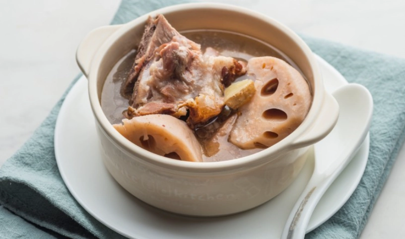 蓮藕排骨湯功效全解析：滋補養生、改善消化、增強免疫力