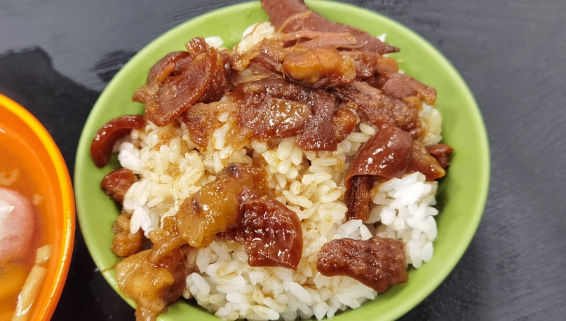 五燈獎豬腳飯