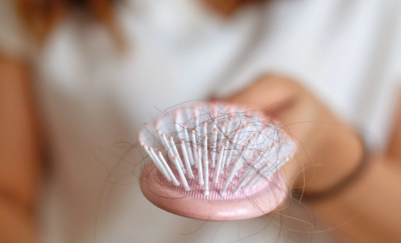 夢到頭髮斷掉代表什麼？深度解析頭髮夢境的隱藏訊息與心理意義