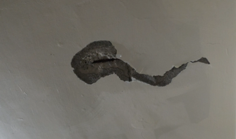 天花板油漆剝落自己補！完整工具材料步驟教學，省下上萬工程費