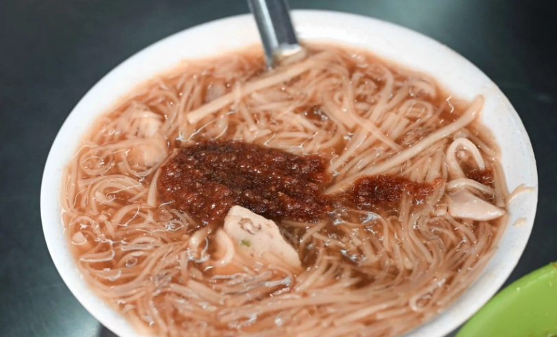 肉羹麵線熱量高嗎？一碗熱量、營養分析與安心吃法全攻略