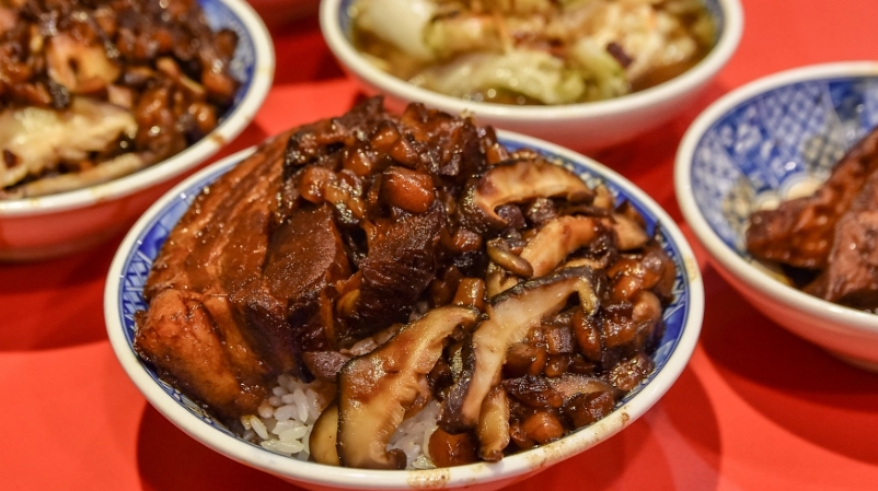 萬華龍山寺美食地圖：在地人帶路必吃10間老店與隱藏版小吃