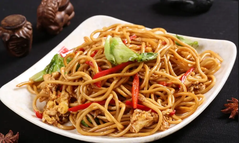 油麵汆燙 油麵汆燙