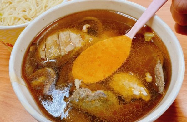 彩虹市集美食 彩虹市集美食