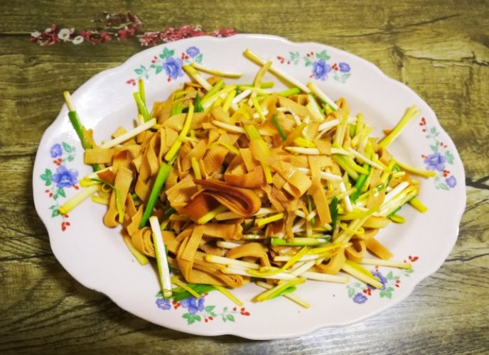 蒜苗炒豆皮食譜