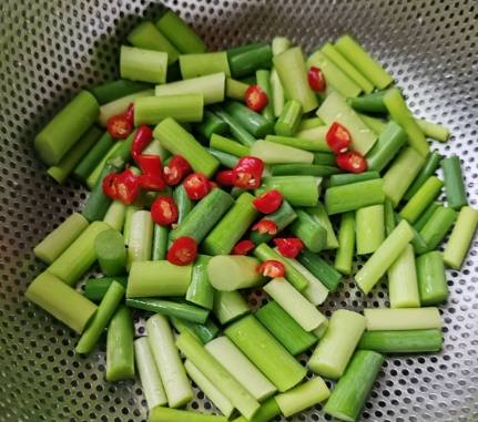 家常炒蒜苗技巧 家常炒蒜苗技巧