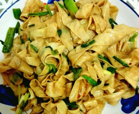 蒜苗炒豆皮食譜