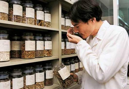 六君子湯不良反應