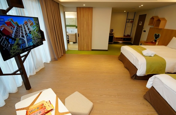 宜蘭車站附近旅館