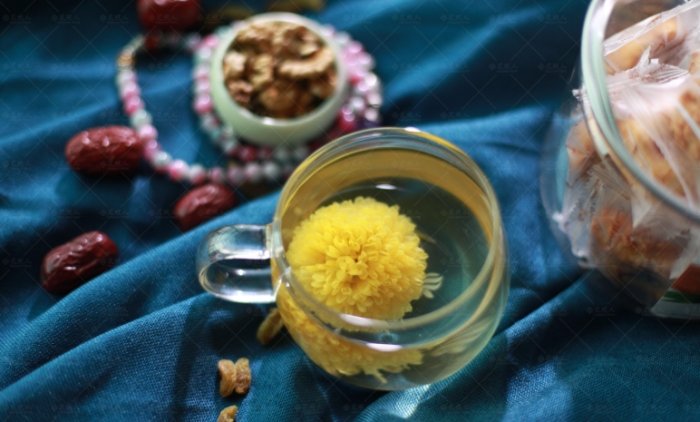 菊花茶感冒功效 菊花茶感冒功效