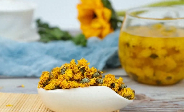 喉嚨痛 菊花茶 喉嚨痛 菊花茶