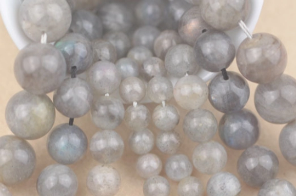 灰月光水晶真假