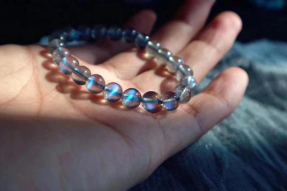 灰月光水晶真假