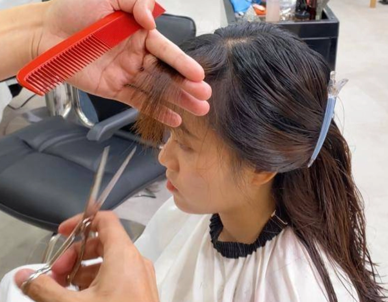 夢見別人剪瀏海 夢見別人剪瀏海