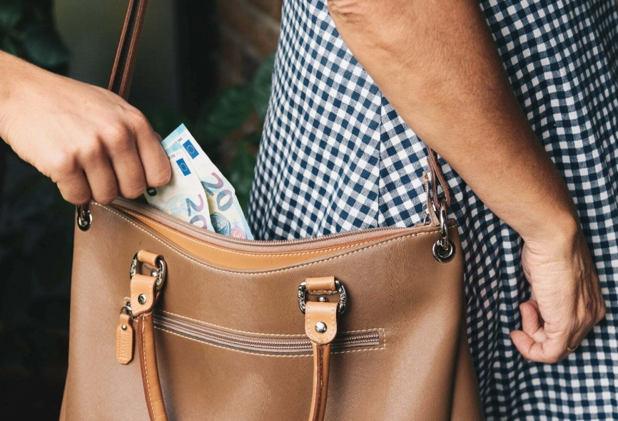 錢被偷夢境解析 錢被偷夢境解析